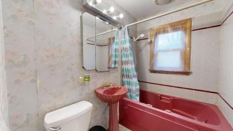 4 Carson Street Auburn ME 04210