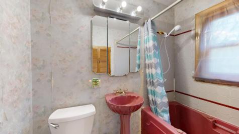 4 Carson Street Auburn ME 04210