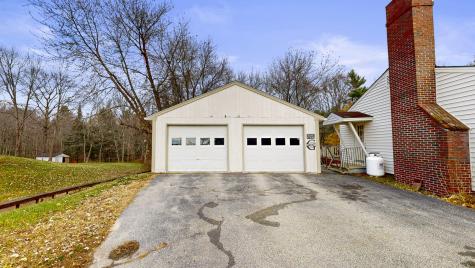 4 Carson Street Auburn ME 04210