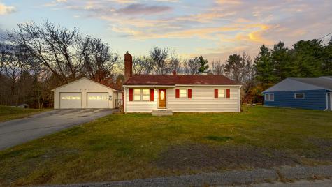 4 Carson Street Auburn ME 04210