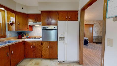 4 Carson Street Auburn ME 04210