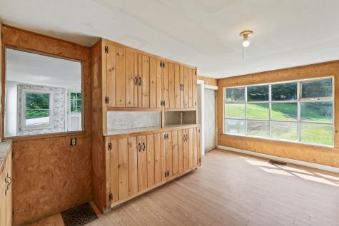 27 N Wayne Road Wayne ME 04284