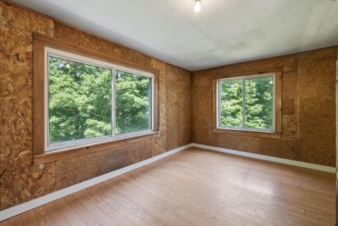 27 N Wayne Road Wayne ME 04284