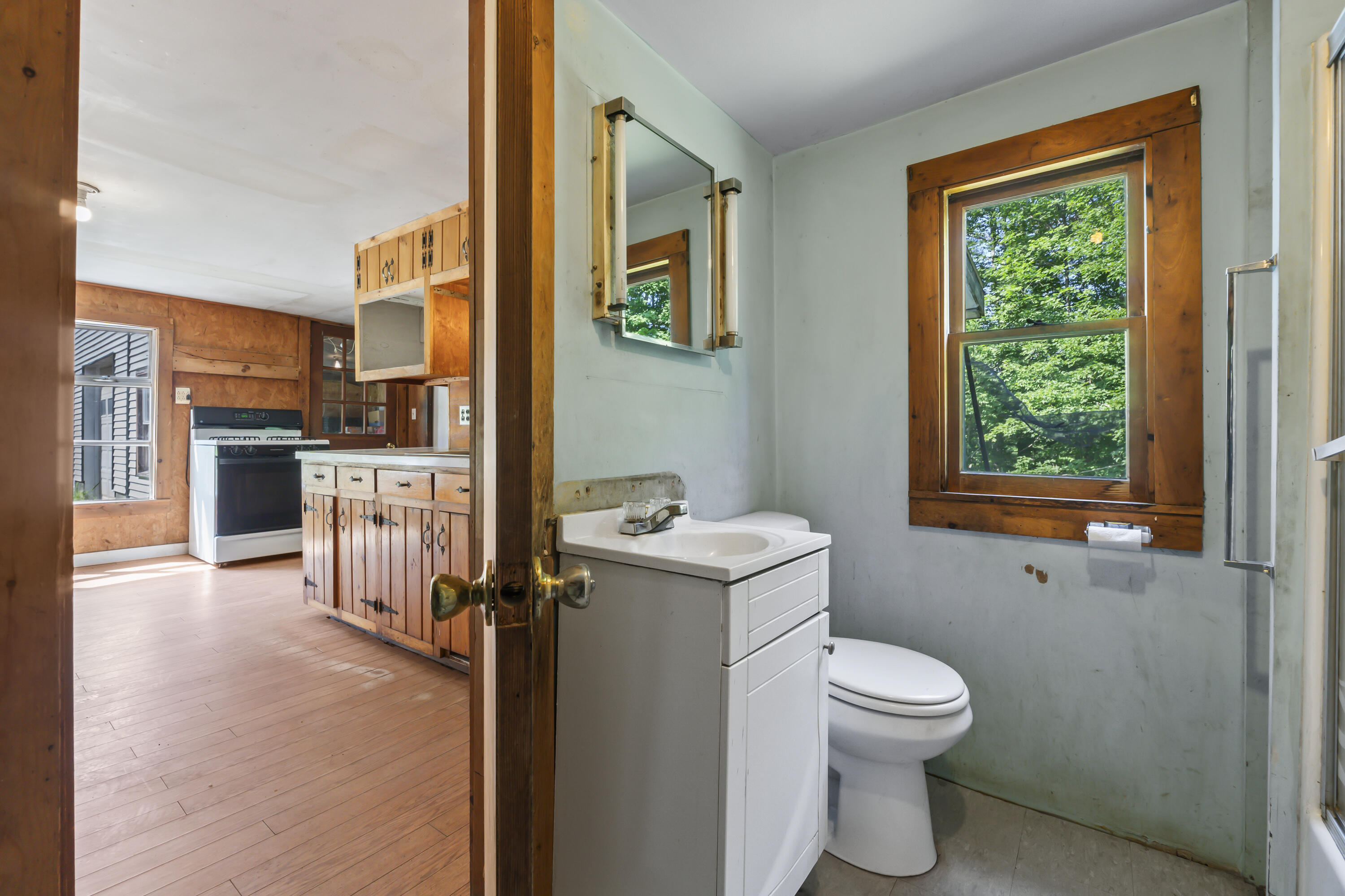 27 N Wayne Road Wayne ME 04284