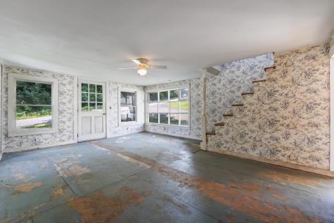 27 N Wayne Road Wayne ME 04284