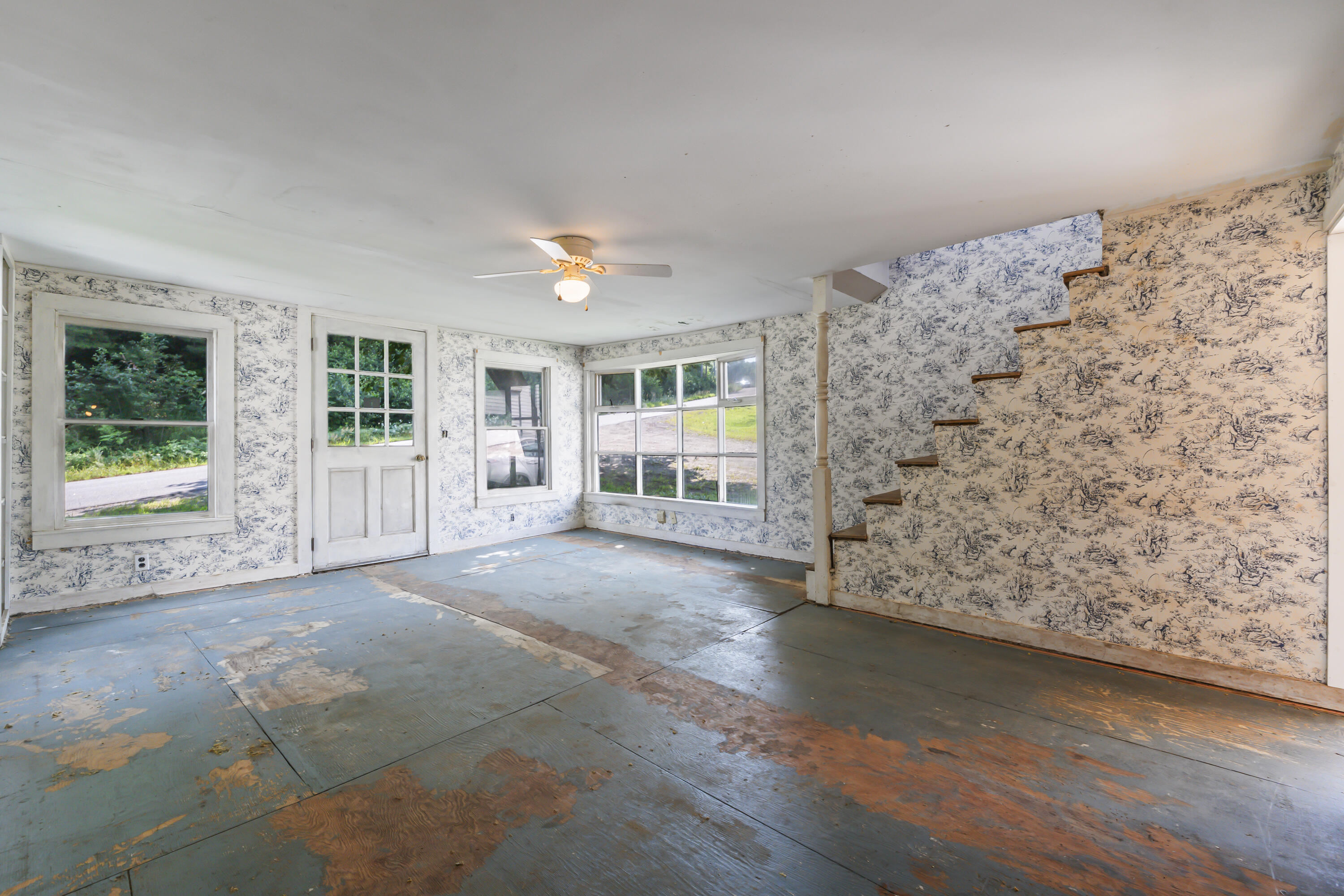 27 N Wayne Road Wayne ME 04284