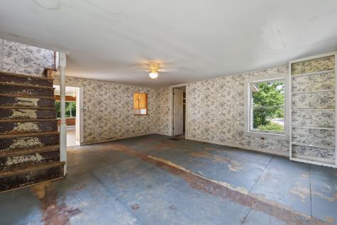 27 N Wayne Road Wayne ME 04284