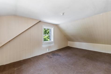 27 N Wayne Road Wayne ME 04284