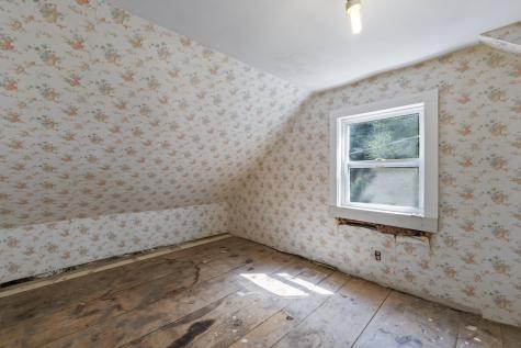 27 N Wayne Road Wayne ME 04284