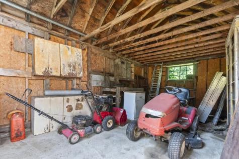 27 N Wayne Road Wayne ME 04284