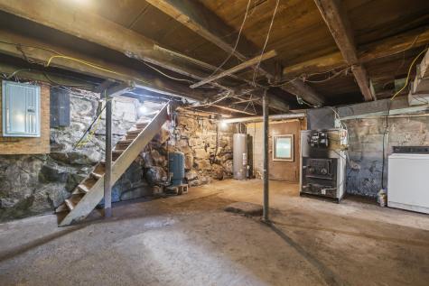 27 N Wayne Road Wayne ME 04284