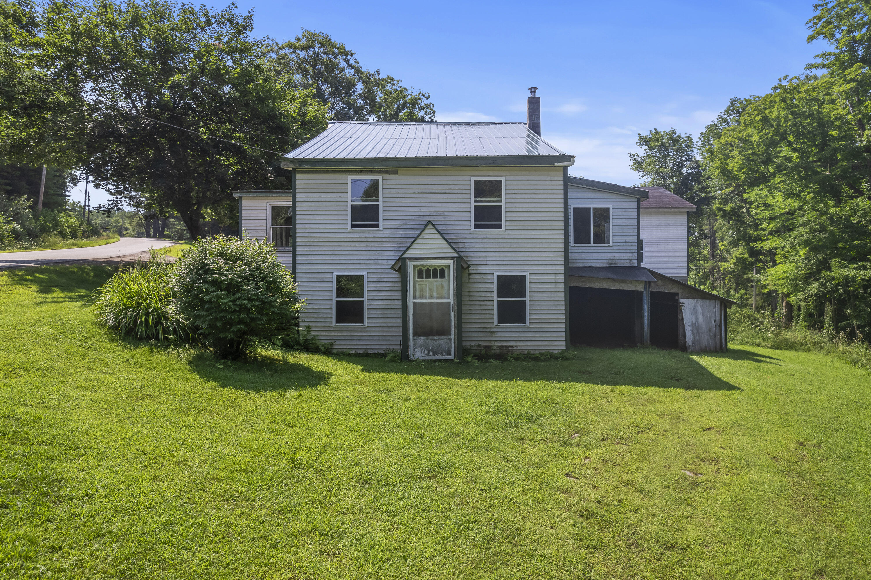 27 N Wayne Road Wayne ME 04284