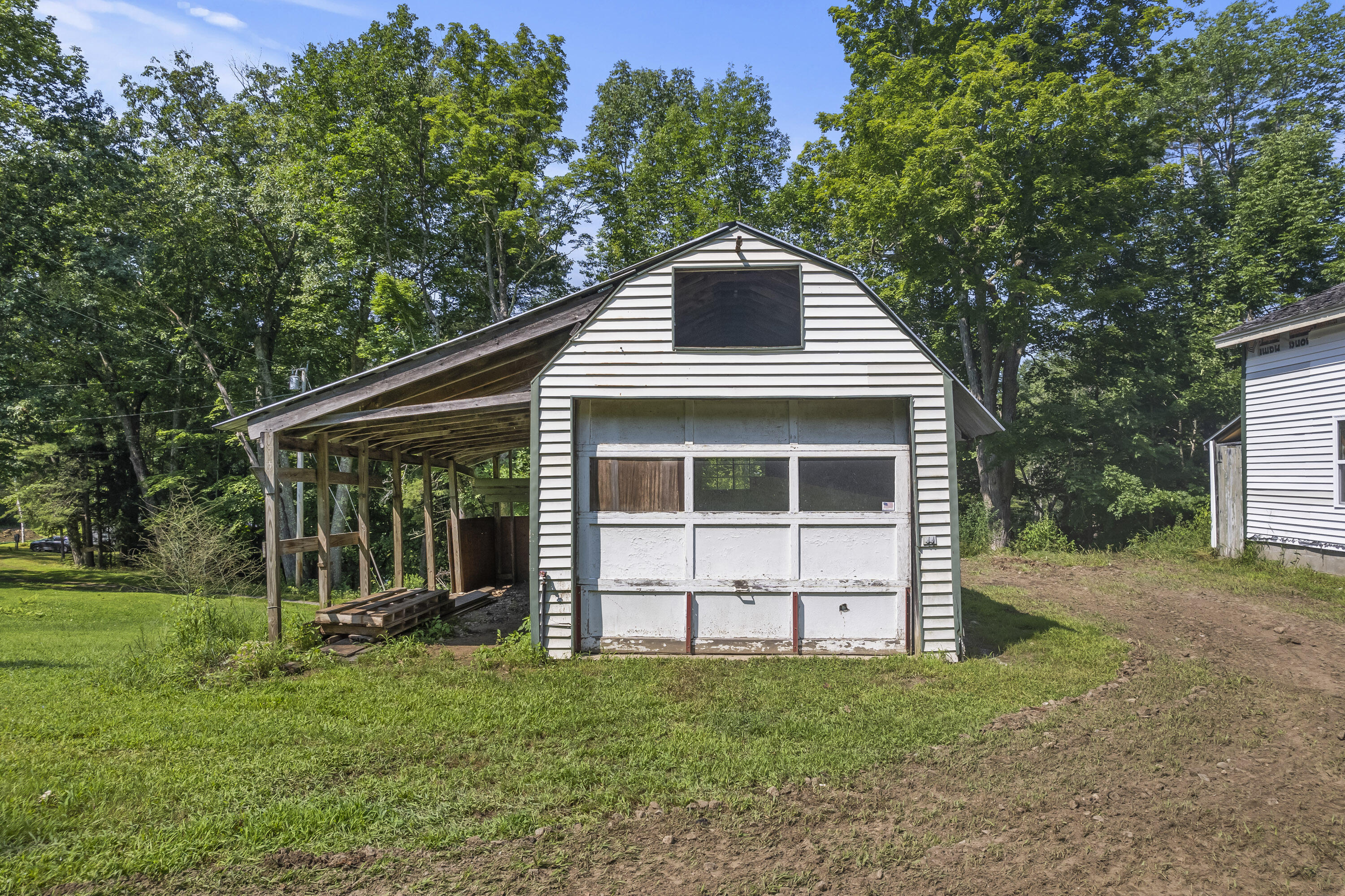 27 N Wayne Road Wayne ME 04284