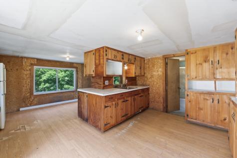 27 N Wayne Road Wayne ME 04284