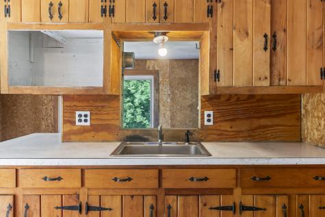 27 N Wayne Road Wayne ME 04284