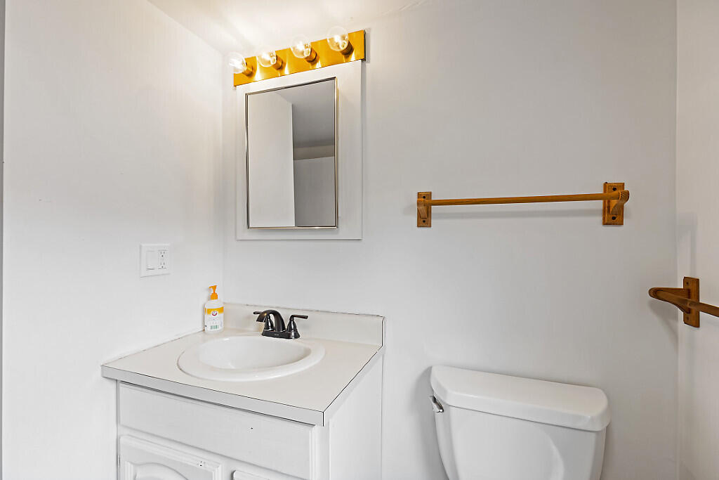 19 Alexandra Drive Gardiner ME 04345