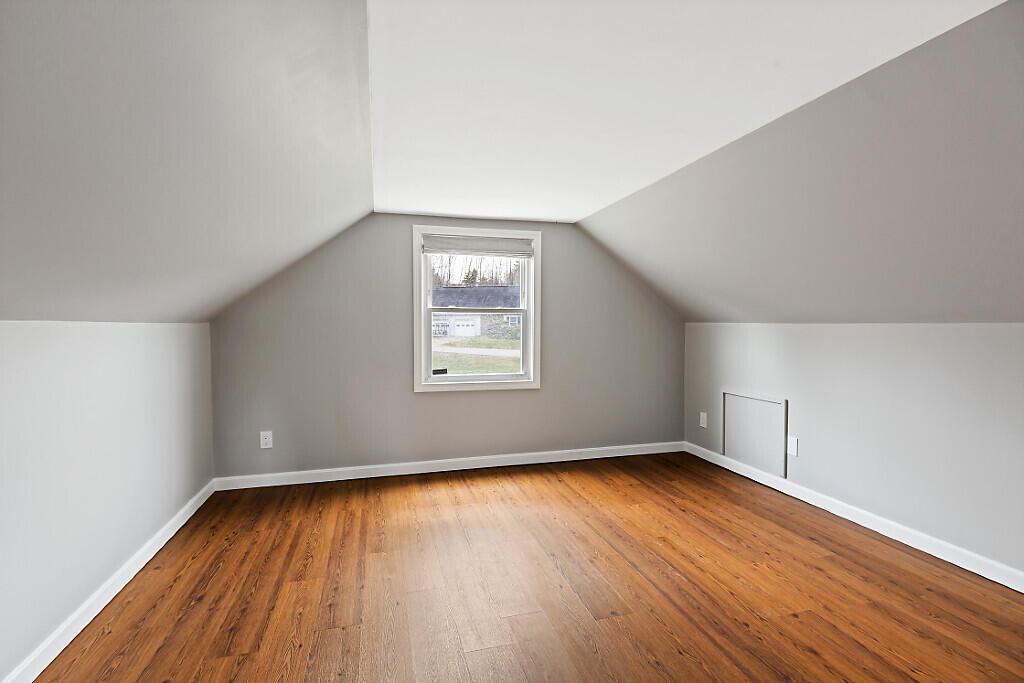 19 Alexandra Drive Gardiner ME 04345
