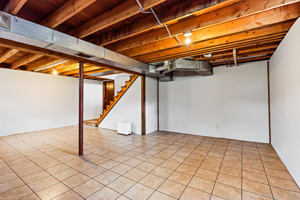 19 Alexandra Drive Gardiner ME 04345