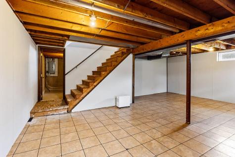 19 Alexandra Drive Gardiner ME 04345