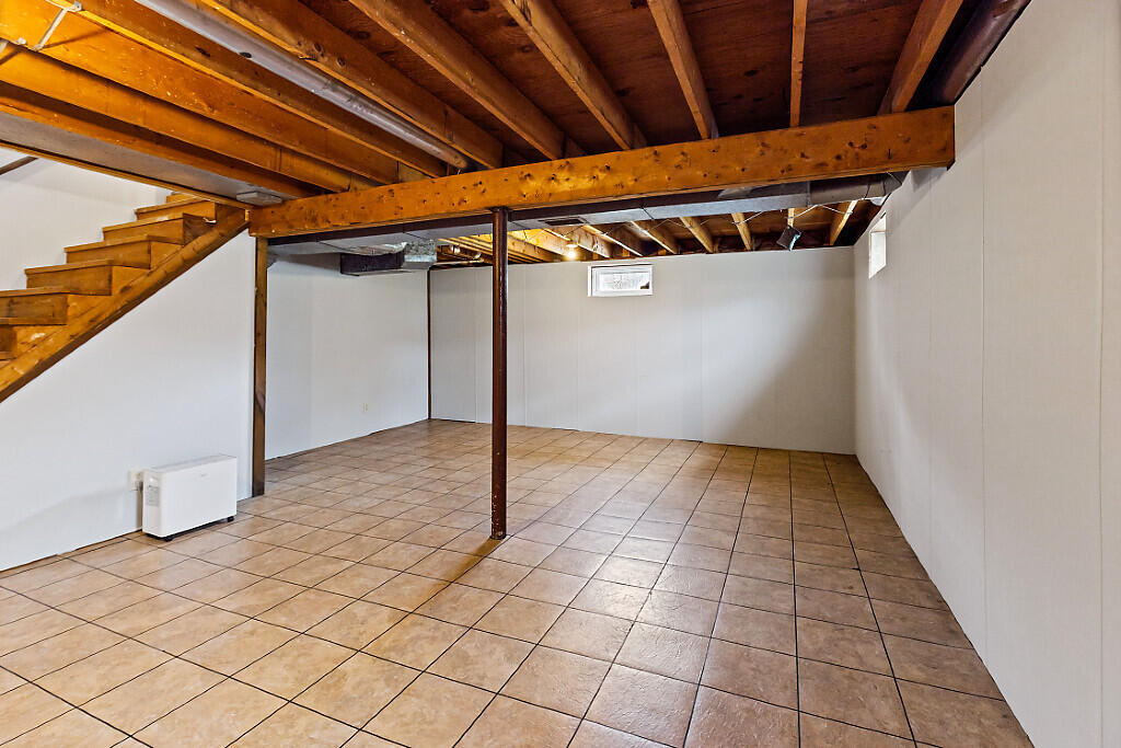 19 Alexandra Drive Gardiner ME 04345