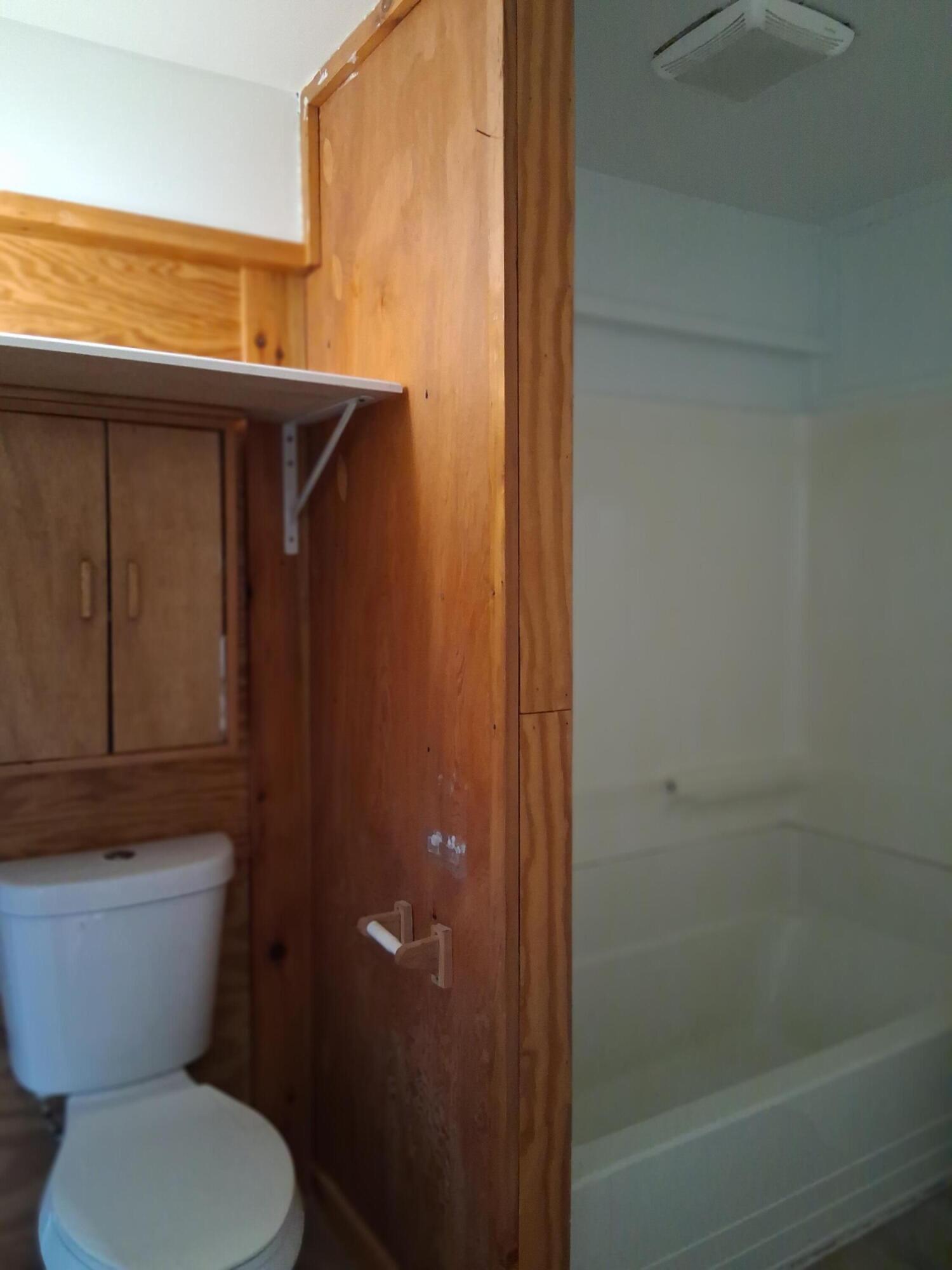 17 Dickey Lane Bowdoin ME 04287