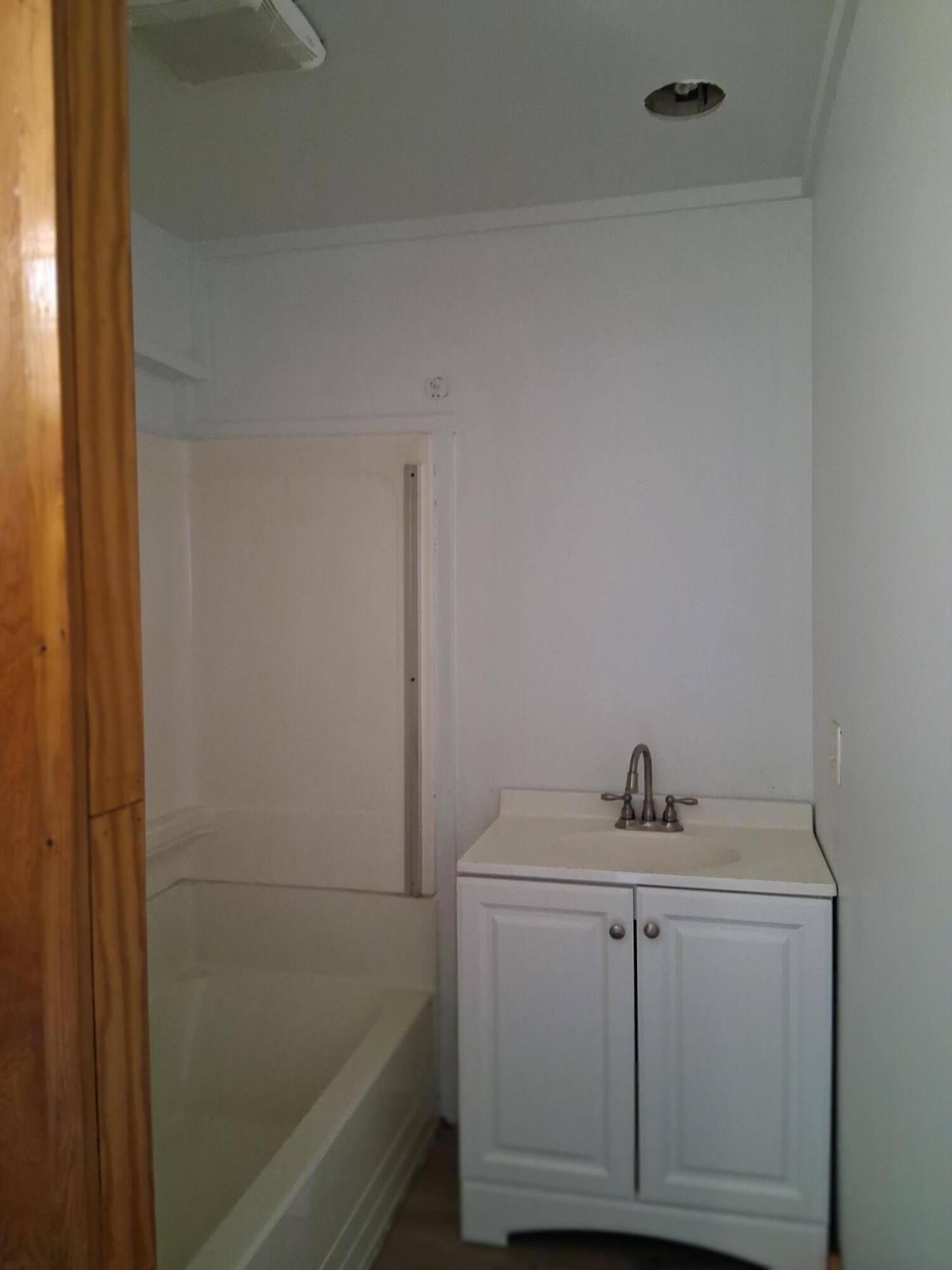 17 Dickey Lane Bowdoin ME 04287