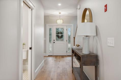 14 Lucy Lane Falmouth ME 04105