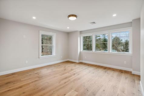 14 Lucy Lane Falmouth ME 04105