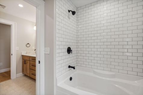 14 Lucy Lane Falmouth ME 04105