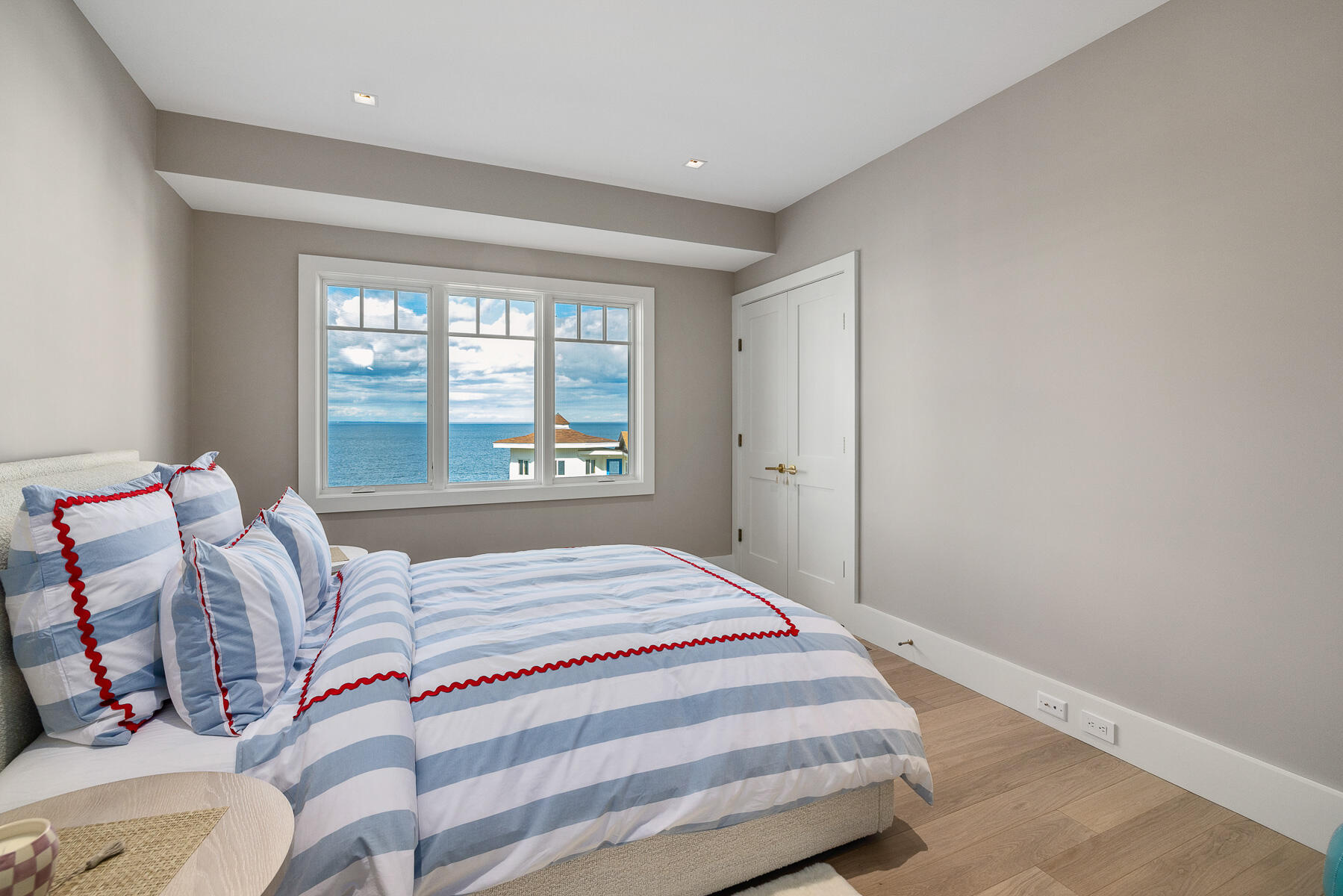 7 Nubble Point York ME 03909