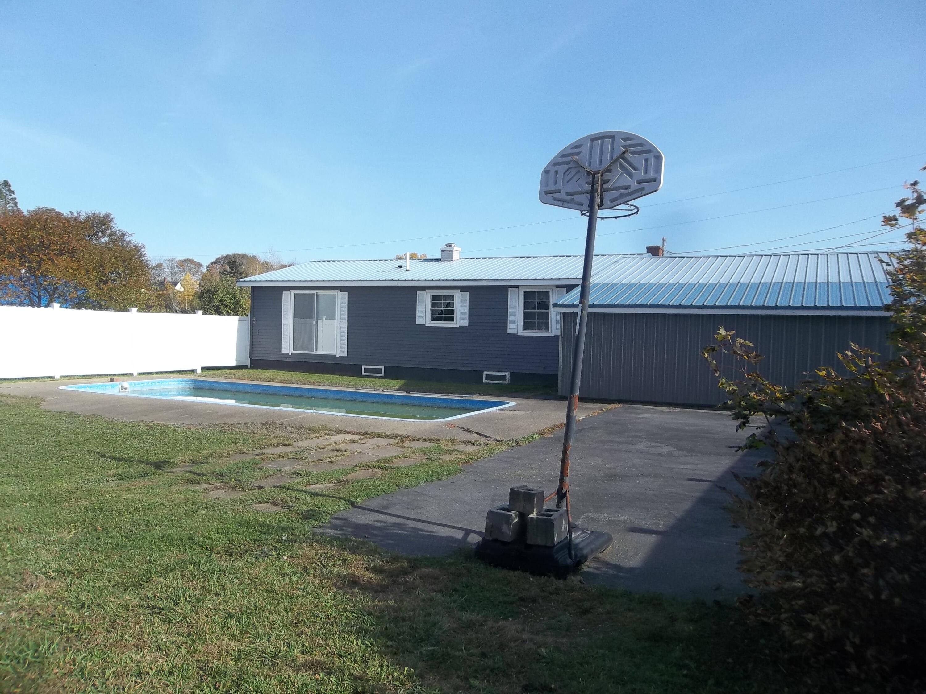 24 Willow Street Calais ME 04619