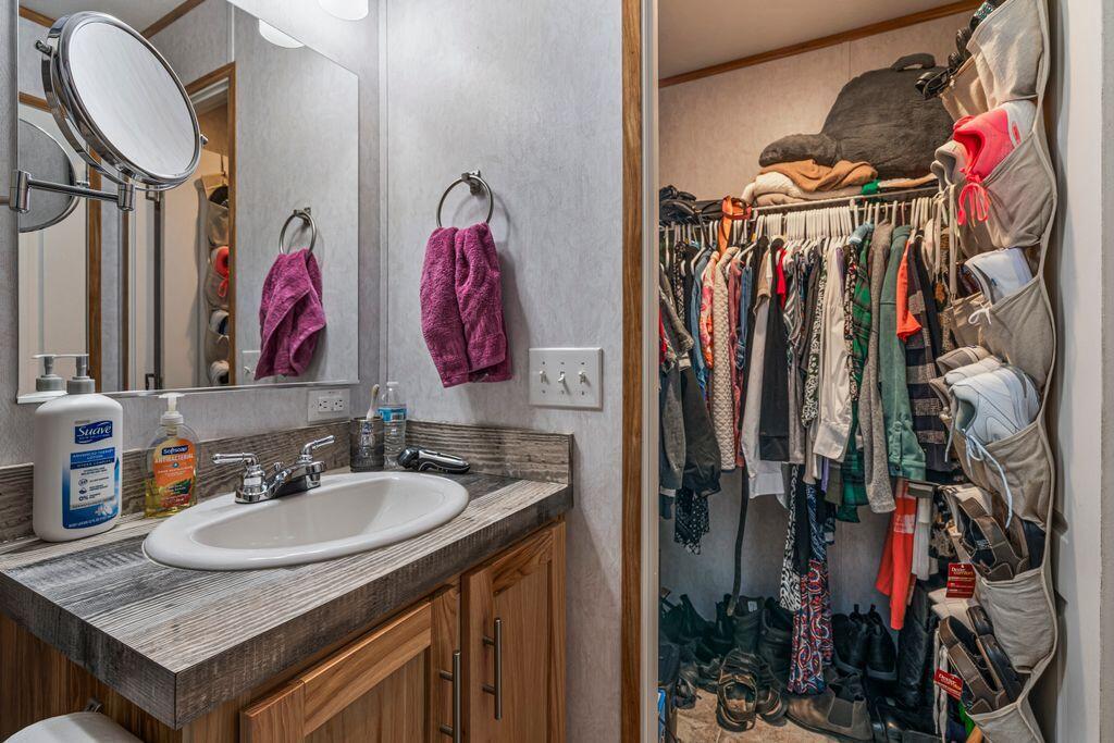 84 Sanford Road Alfred ME 04002