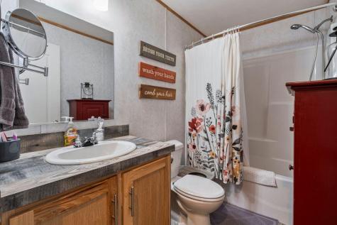 84 Sanford Road Alfred ME 04002