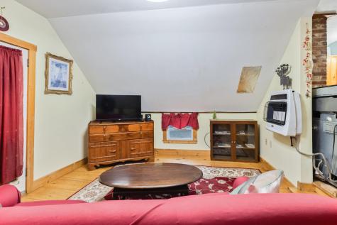 60 Route 41 Winthrop ME 04364