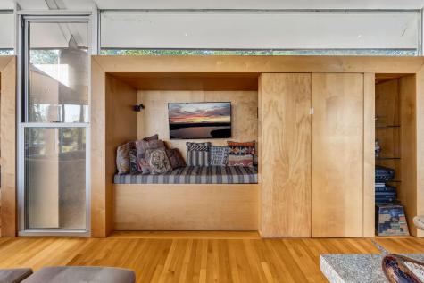 31 Daybreak Lane Surry ME 04684