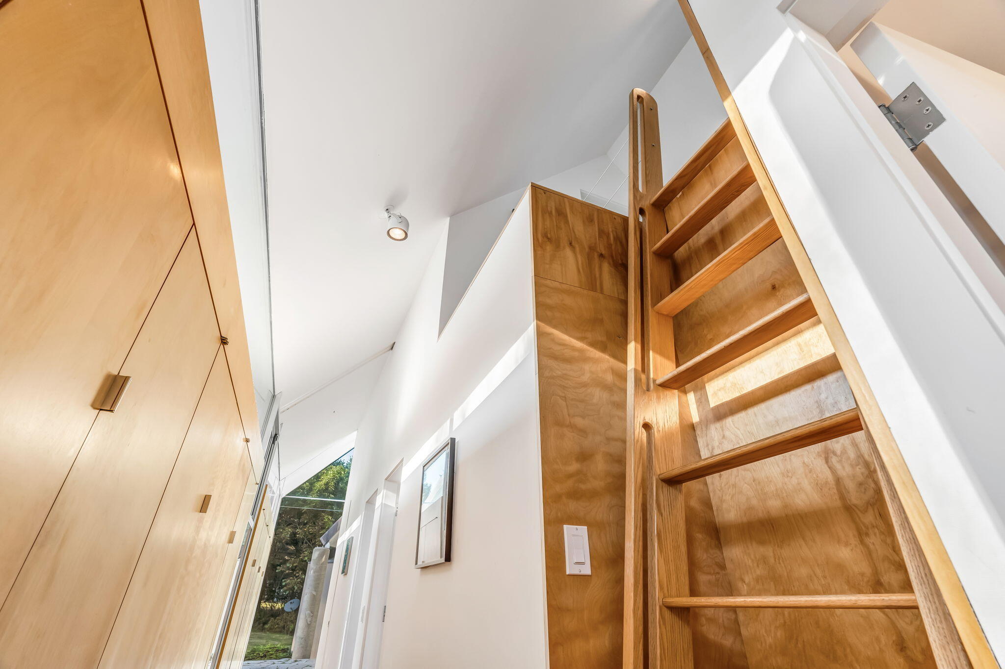 31 Daybreak Lane Surry ME 04684