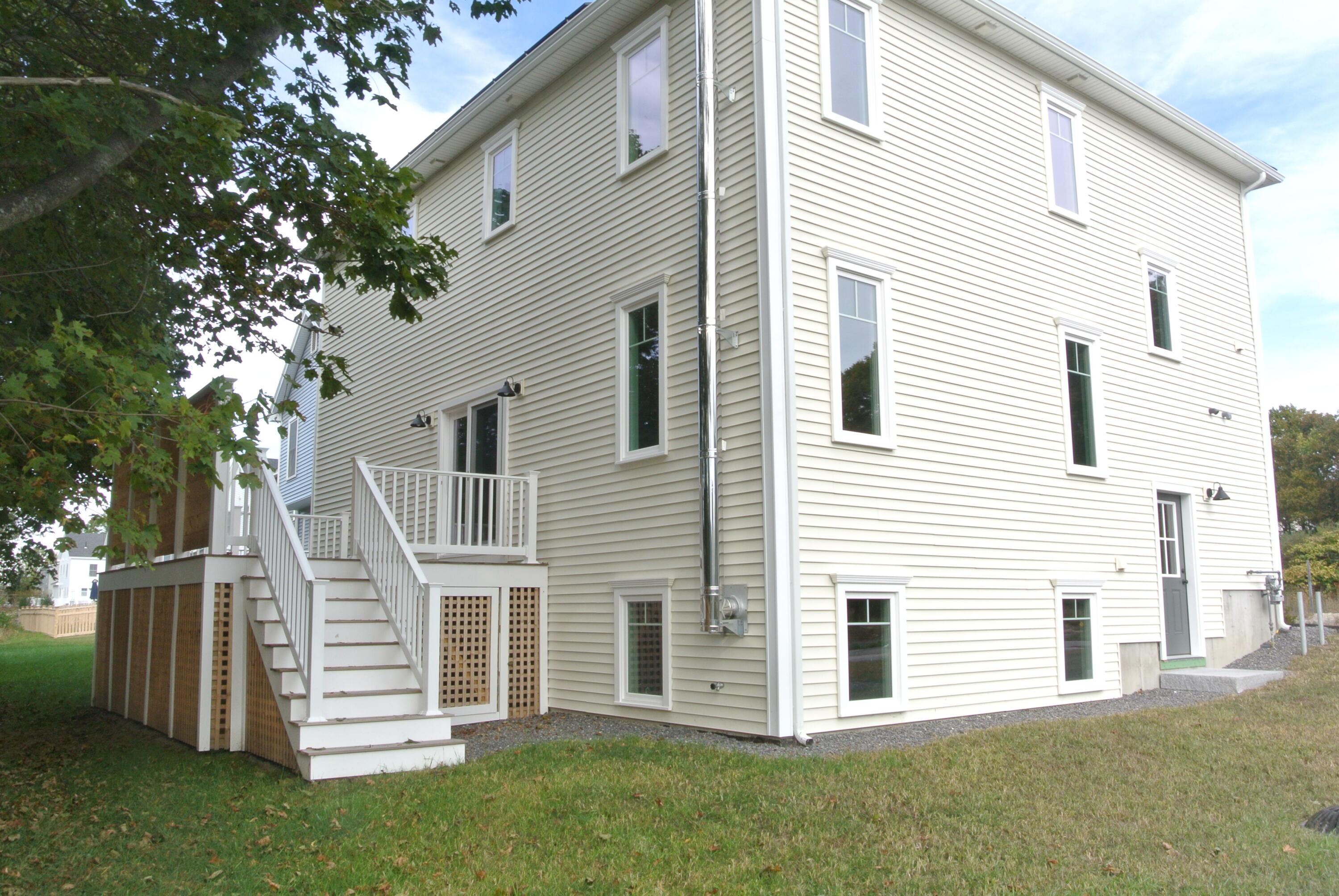 77 O'neil Street South Portland ME 04106