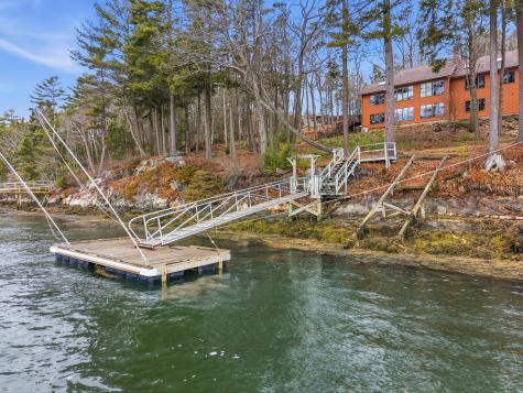105 Cushman Point Road Wiscasset ME 04578