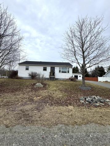 22 Somerset Avenue Fairfield ME 04937