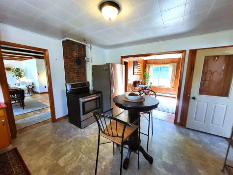 5 E Oxford Road Paris ME 04281