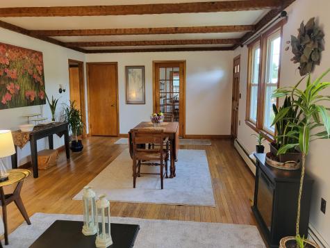 5 E Oxford Road Paris ME 04281