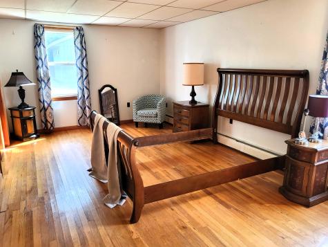 5 E Oxford Road Paris ME 04281