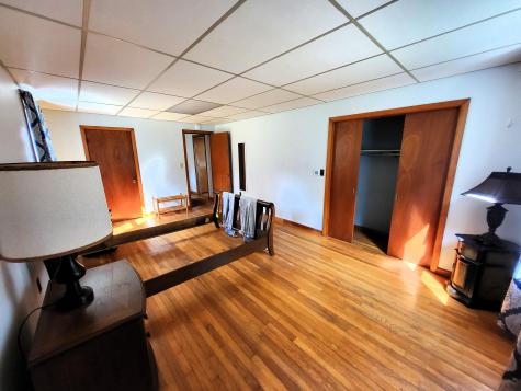 5 E Oxford Road Paris ME 04281