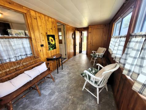 5 E Oxford Road Paris ME 04281