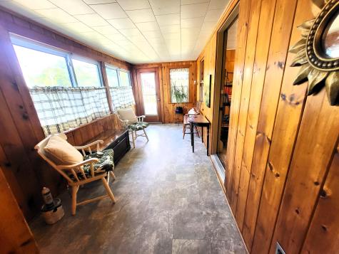 5 E Oxford Road Paris ME 04281