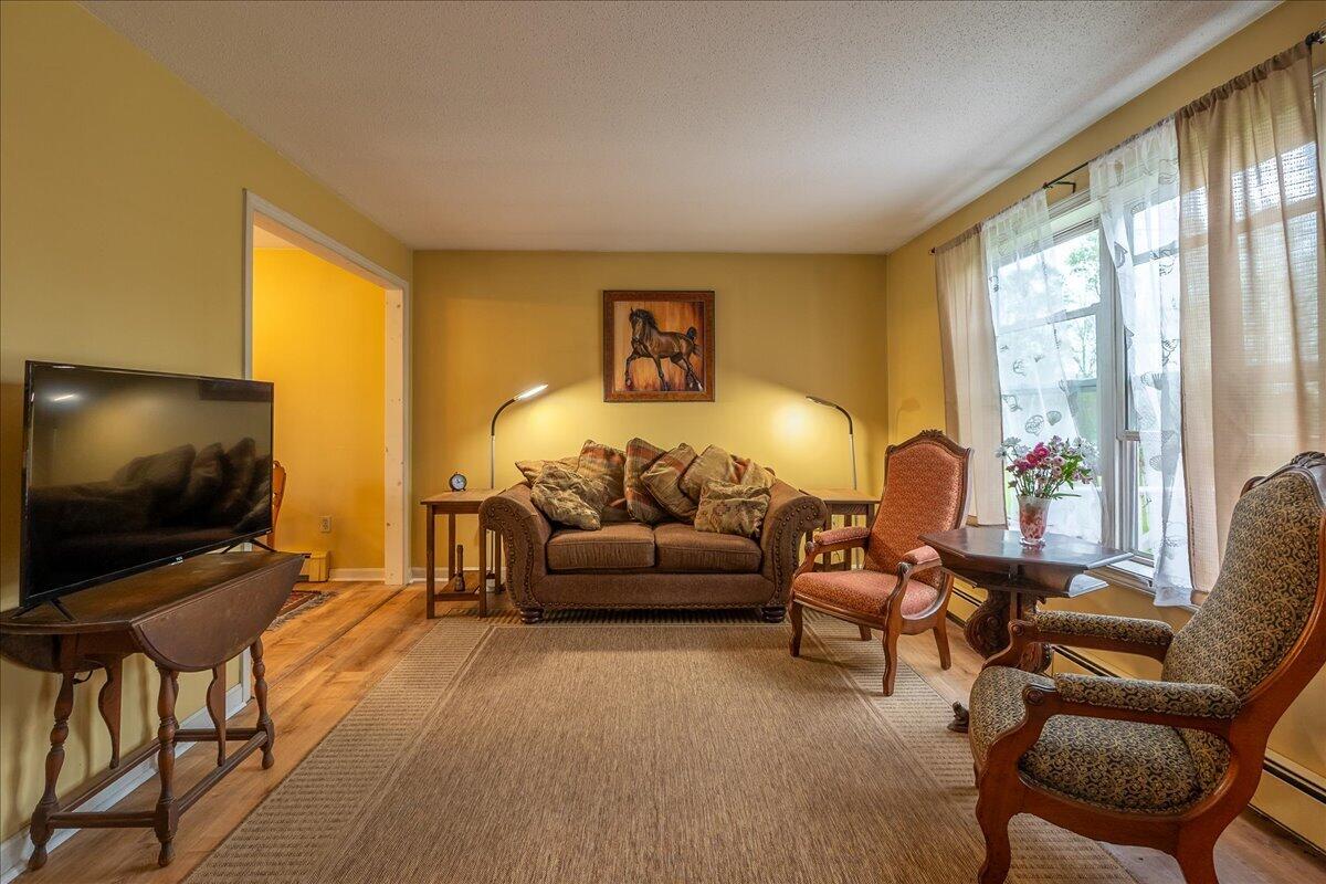 11 Simon Road Waldoboro ME 04572