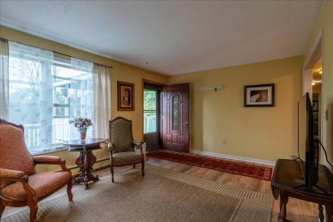 11 Simon Road Waldoboro ME 04572