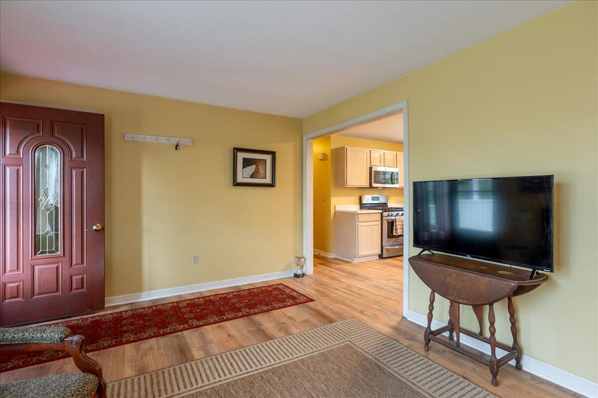 11 Simon Road Waldoboro ME 04572