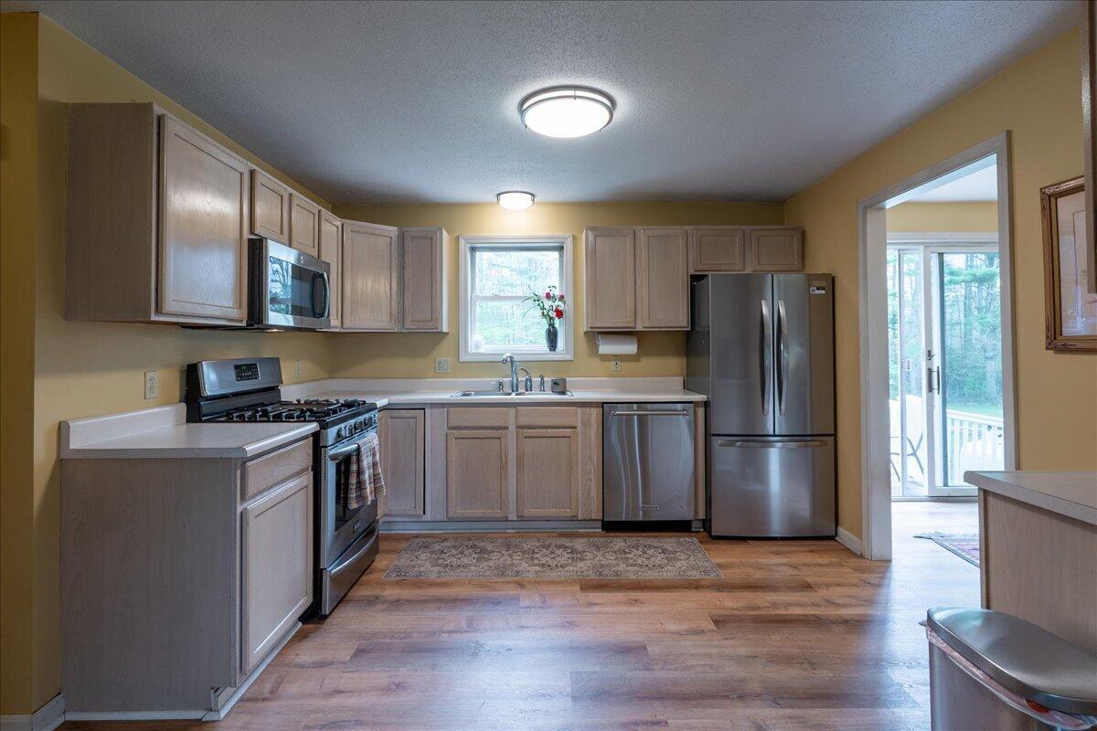 11 Simon Road Waldoboro ME 04572