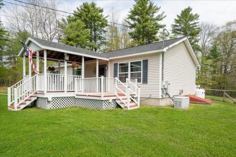 11 Simon Road Waldoboro ME 04572